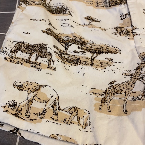 OLD NAVY. Women’s shorts. - Picture 2 of 4